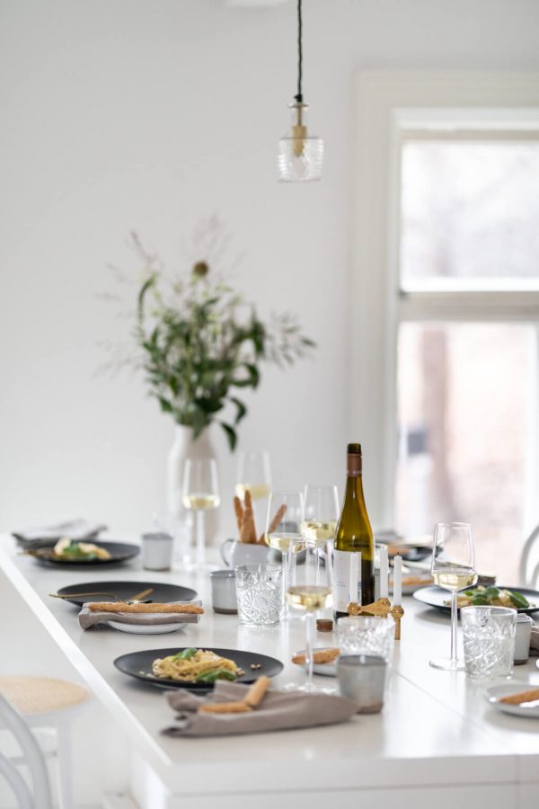 Tablebed - Multifunctional furniture transforms from a table into a bed